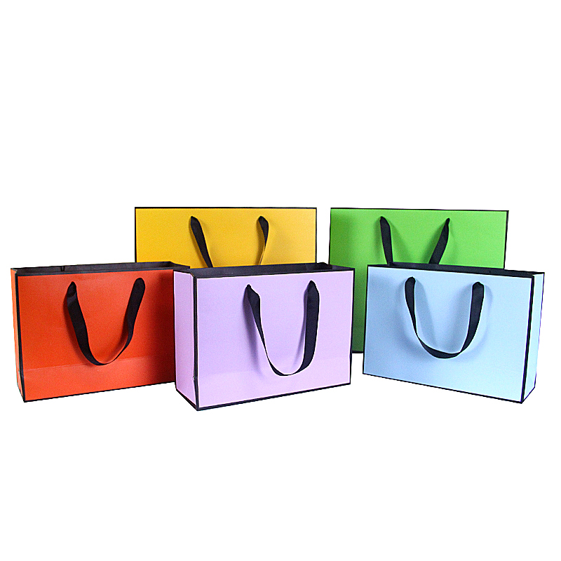 

Pajamas large size gold gift box clothes Book Packaging gold handle carton bag kraft paper black box gift bag