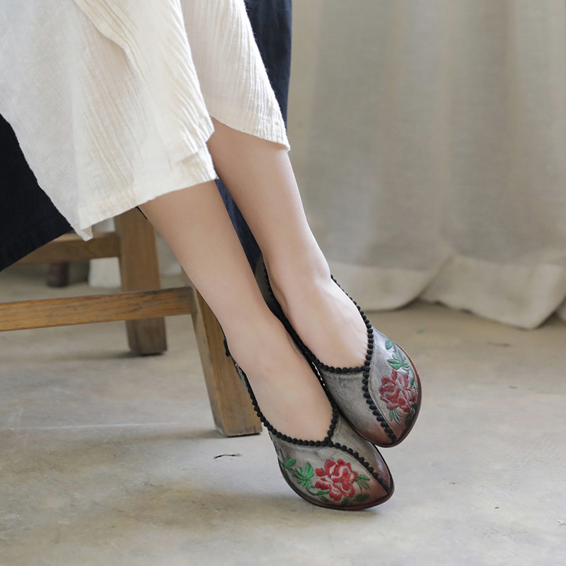 

Women Leather Pumps Embroidery Low Heels Shoes Women Retro Loafer Pumps Autumn Handmade Genuine Leather Shoes Slip On, Assorted