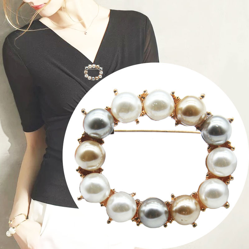 

Simple Temperament Round Alloy Pearl Brooch Female Neckline Dress Collar Lapel Pin Scarf Cardigan Shawl Clip Women Accessories