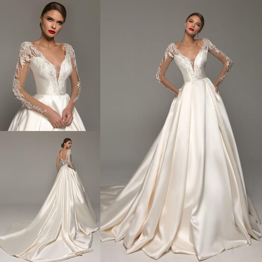 

Wona 2021 Long Sleeves Wedding Dresses Deep V Neck Appliqued Covered Buttons Back Bridal Gowns Sweep Train Satin robe de mariée, Nude