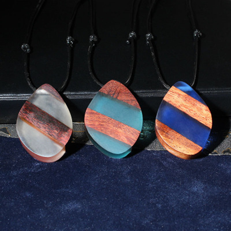 

NEW Wood Personality Necklace Latest Magic Item Chic Simple Creative Pretty Vintage Unique Resin New Cute