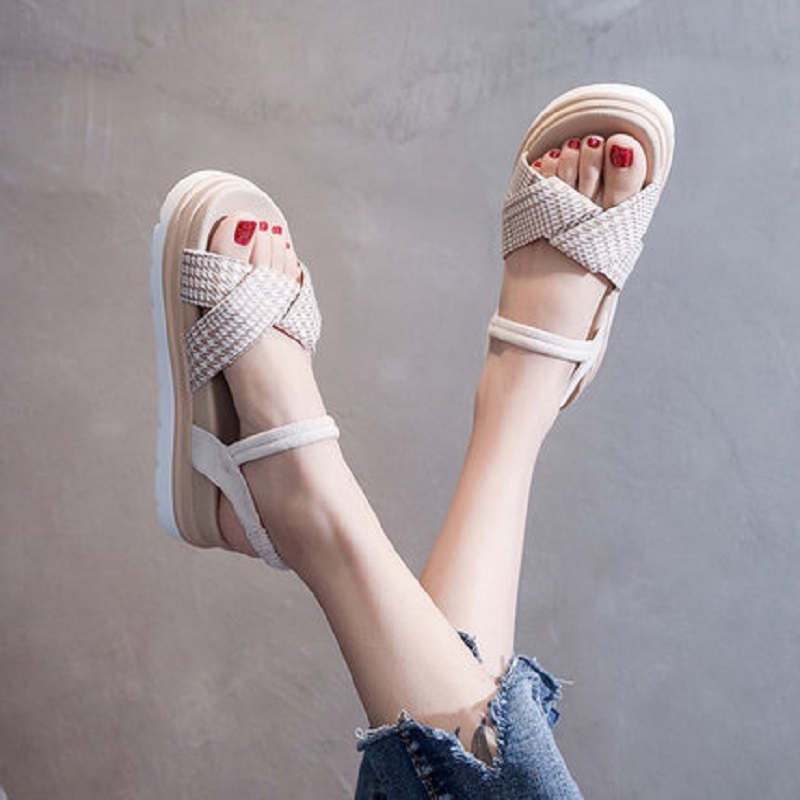 

Sandals women 2020 summer new Korean version of thick-soled platform shoes hot selling thick-soled beach shoes women, Apricot