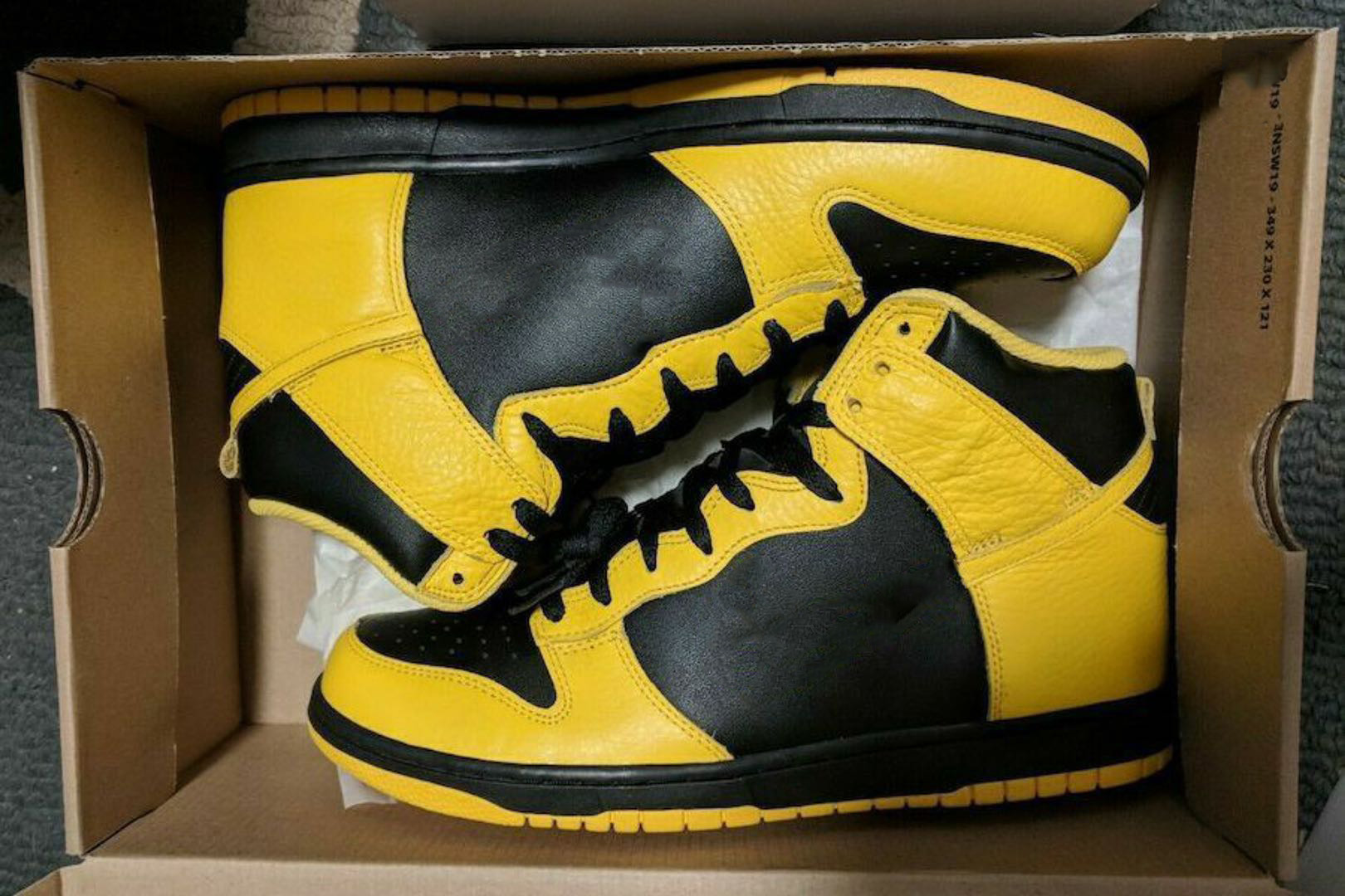 

High quality Dunk high SP Varsity Maize Running Shoes yellow black men women Sports Sneakers CZ8149-002 SIZE 36-45, Bronze