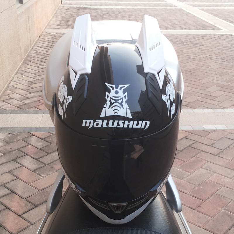 

MALUSHUN Unisex Motorcycle Helmet Flip Up Helmet Open Face Motocross Capacete Vintage With White Horns