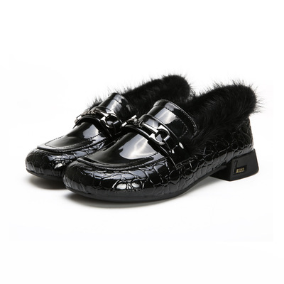 

2020 winter new plush shoes fashion wild plus velvet patent leather large size with heel shoes, Black
