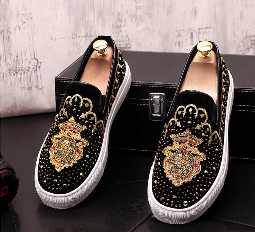 

New luxury gold crown Spikes Flat Leather Shoes Rhinestone Fashion Men embroidery Loafer Dress Shoes Smoking Slipper Casual shoe, Black