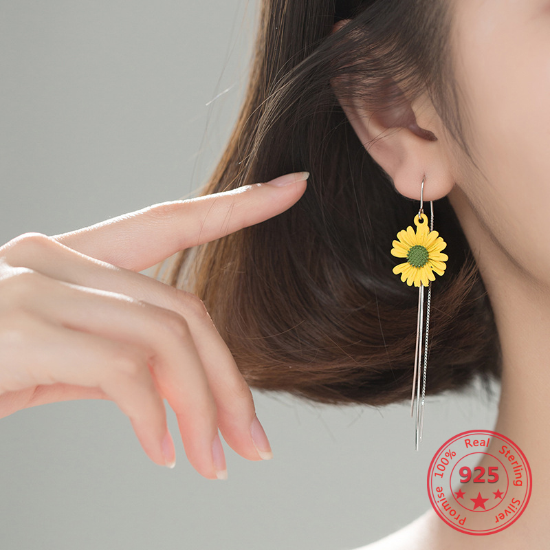 

New Design Korean Version Of 925 Sterling Silver Ear Hook Trend Small Fresh Sun Flower Earrings Vibrant Women's Fashion Jewelry