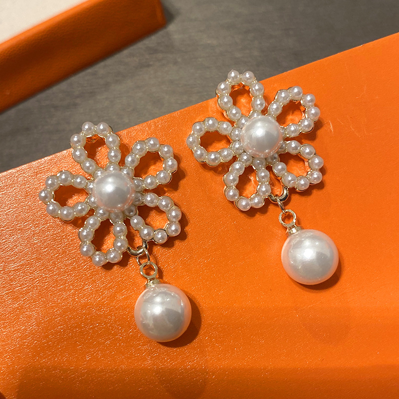 

Bilincolor white pearl flower drop earring for women
