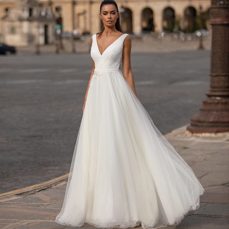 

Chic V-Neck Sleeveless Wedding Dresses A-Line Tulle Pleated Floor Length Bridal Gown Zipper Back Vestidos de Novia, White