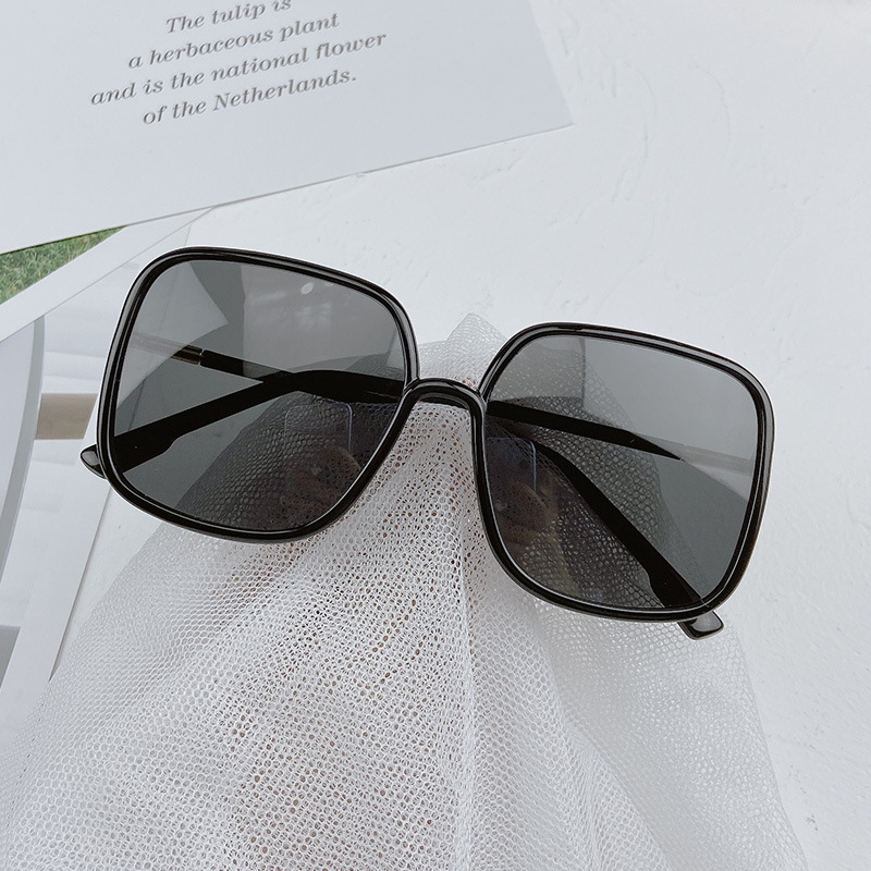 

Polarized sunglasses web celebrity fashion trend square big frame sunglasses shave face show small without makeup street shot glasses, White;black