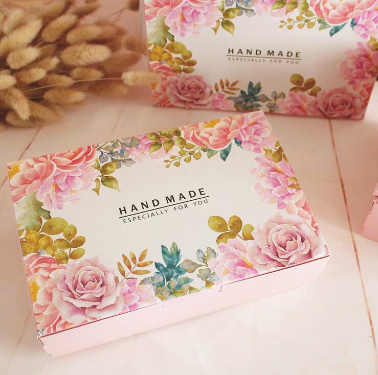 

20pcs Hot Flower Printed Pink Gift Paper Box HANDMADE Moon Cake Box Chocolate Packaging Macaroon Gift Boxes 21.6x13.5x5cm