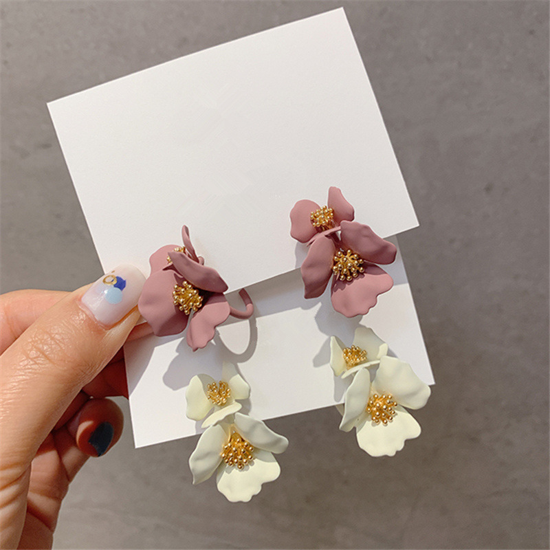 

Korean Big And Small Flower Petals Earrings For Women 2020 New Pendientes Jewelry White Pink Purple Colors Gifts