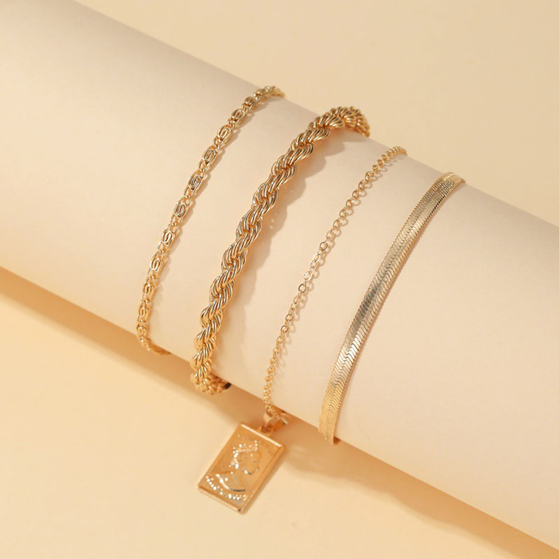 

2020 new product portrait pendant bracelet women's four-piece fashion four-piece bracelet twist chain combination jewelry gift