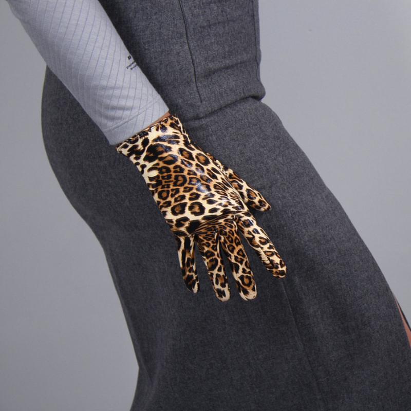 

Fashion Hot Sale Women Leopard Leather Gloves 21cm Patent Leather Short Simulation PU Bright Golden Brown