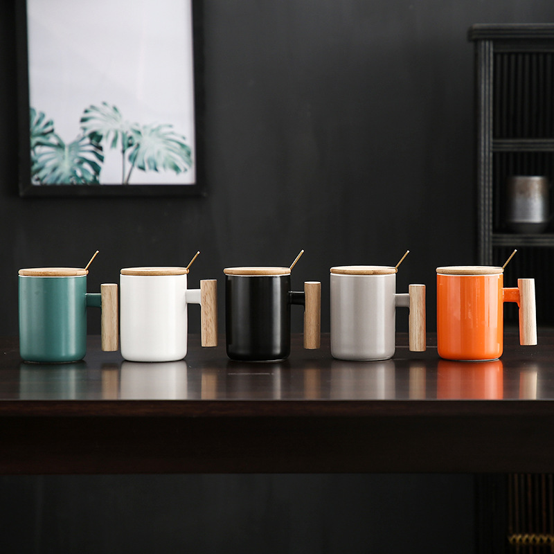 

Creative High Temperature Mug Wooden Handle with Lid with Spoon 400ml Cup Coffee Ceramic Cup Children's Office Drink Gift, Light cup2