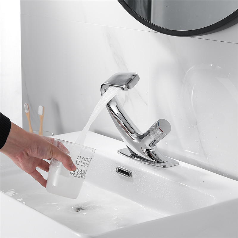 

New Arrivals Luxury Bathroom Faucet High Quality Chrome Basin Faucet Cold and Hot Bathroom sink water tap mixer