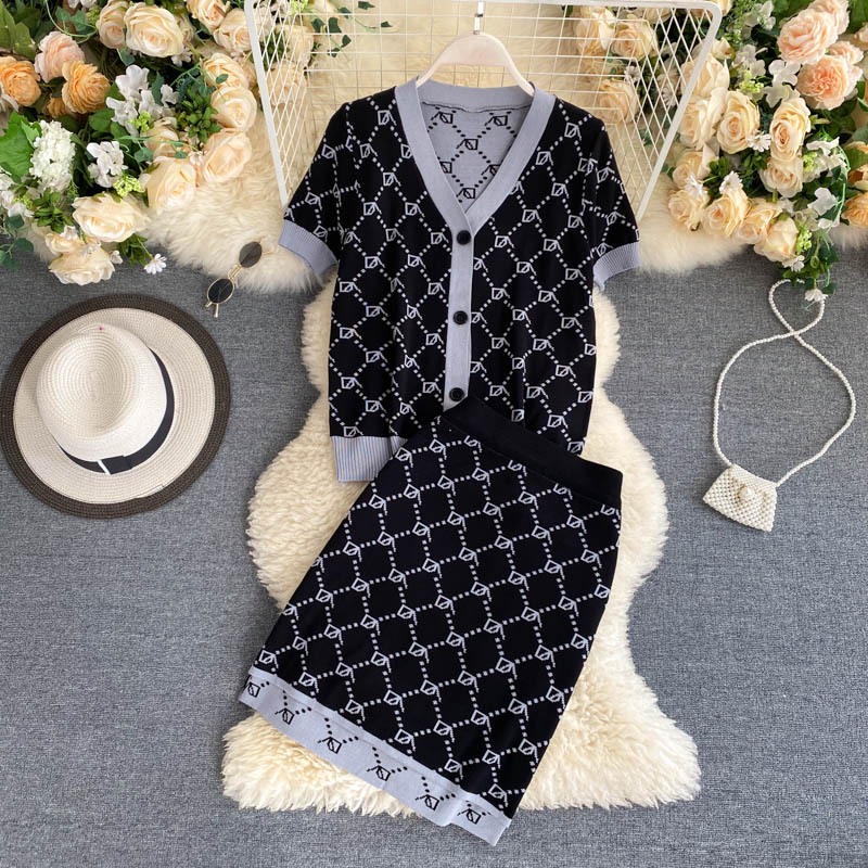 

Fashion Vintage Knit Two Piece Set 2020 Summer Elegant Bodycon V Neck Buttons Tops+ Mini Skirt Office Lady Streetwear Suit, Gray