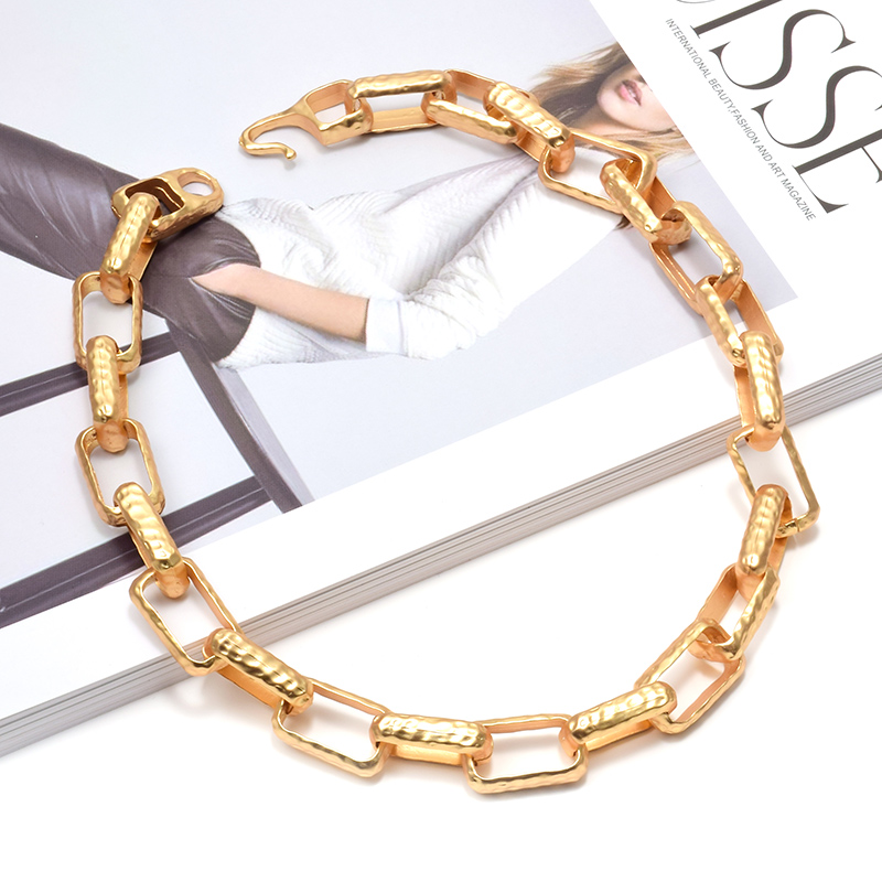 

Wholesale Fashion Trend Gold Metal Necklaces Fine Jewelry Accessories For Women Christmas Gift