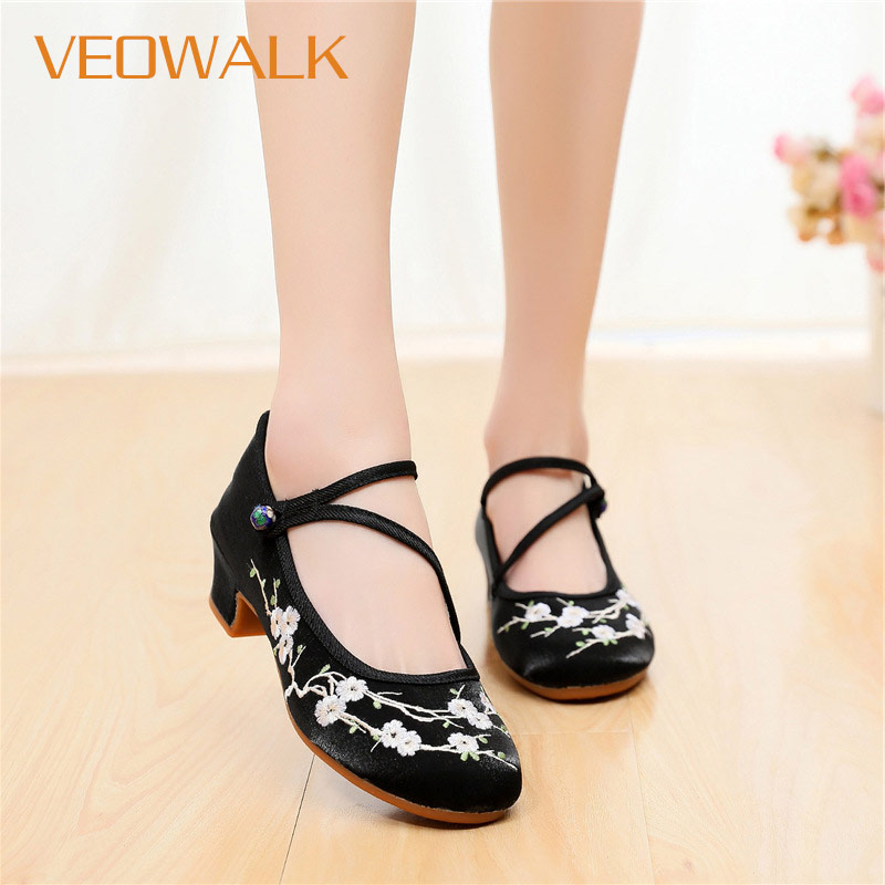 

Veowalk Women Cotton 4cm Block Heels Shoes Vintage Flower Embroidered Ladies Casual Pumps Ankle Strap Chinese Dress High Heels, Black