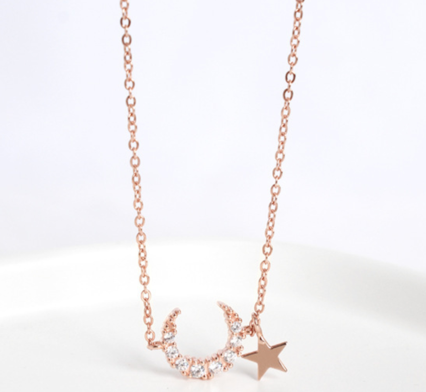 

2020 New Fashion Design Clavicle Chain Simple Personality Girl Fashion Creative Versatile Short Moon Star Necklace