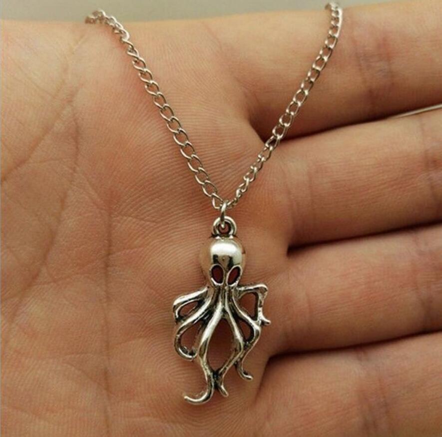 

NEW Fashion Jewelry Vintage Silver Octopus / Squid Charm Pendant Necklace Jewelry good friend, clavicle chain Gift 881