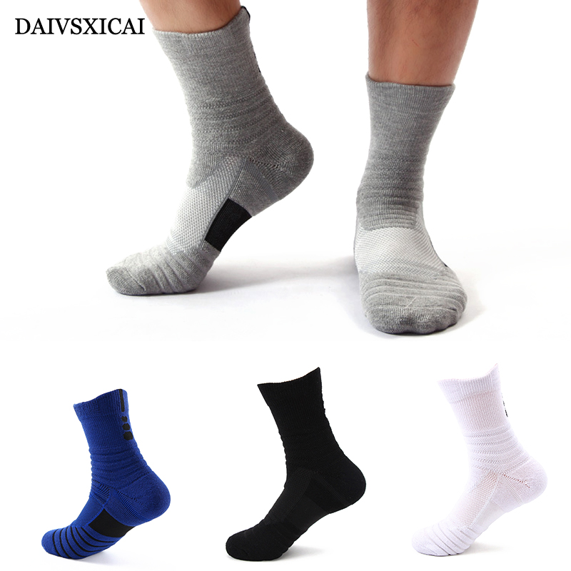 

1Pairs/Lot=2pieces Long Tube Men Sports Socks Outdoor Men's Socks Sweat-Absorbent Non-Slip Basketball Male, Hei a