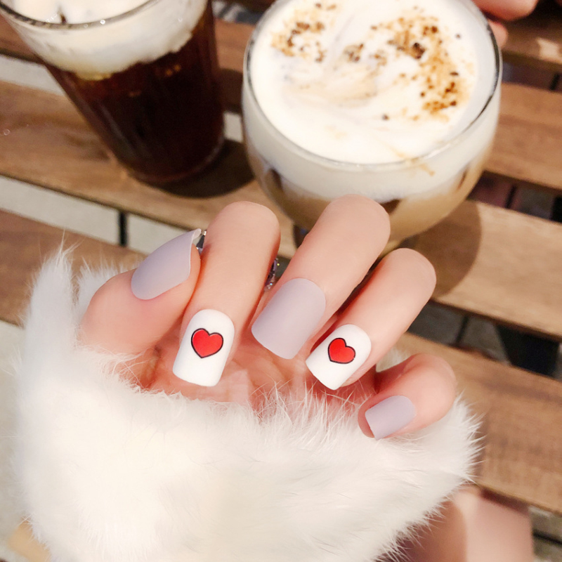 

Fancy 24pcs Heart-shaped Pattern Acrylic Matte Fake Nails Tips Decorated For Nail Art False Nails