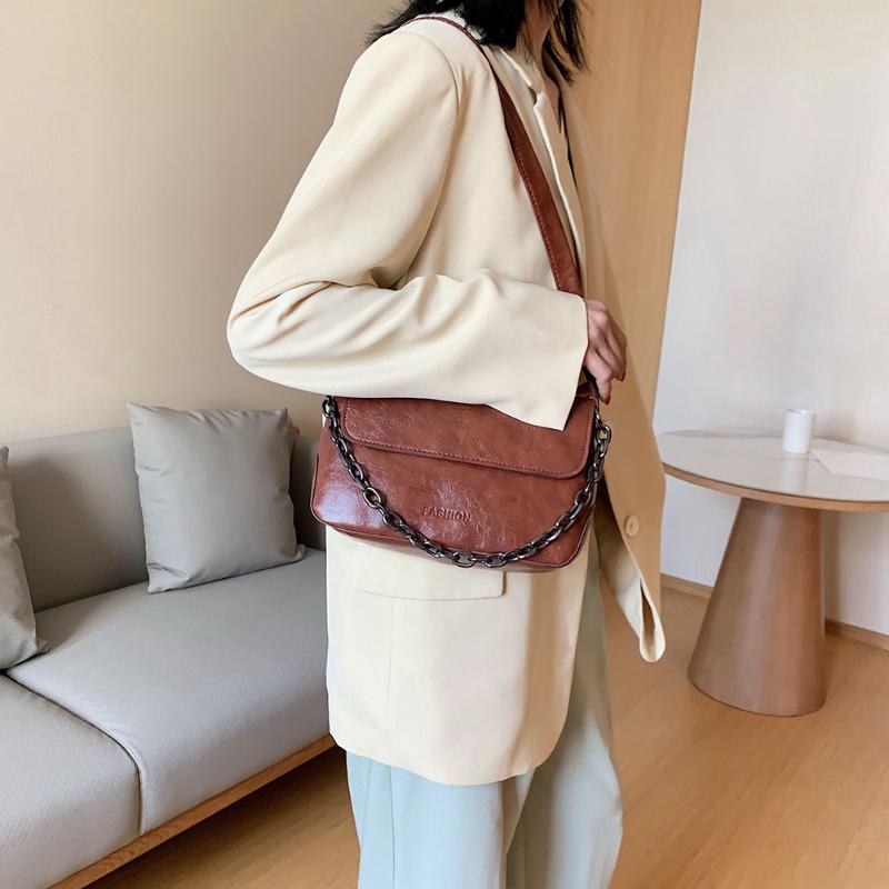 

PU Leather Women Handbags Solid Color Shoulder Bag Totes Ladies Chain Travel Chain Female Elegant Shoulder Handbags, Beige