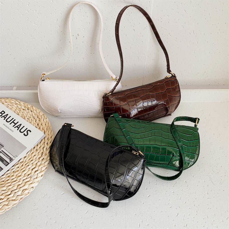 

Retro Patent Leather Women Shoulder Bags Fashion Crocodile Pattern PU Leather Ladies Small Armpit Bag Simple Female Baguette Bag, Black