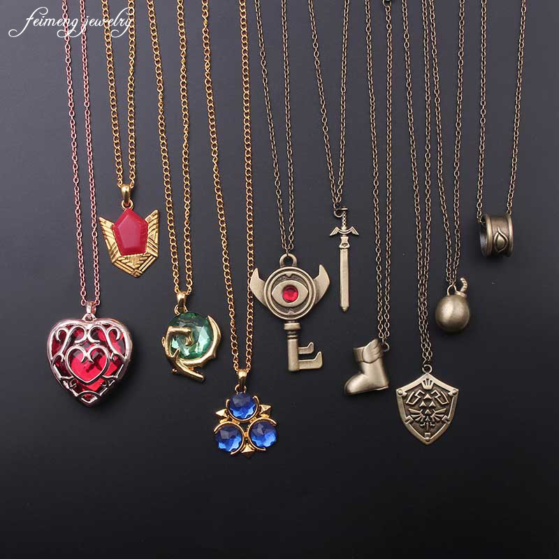 

2020 Fashion Jewelry The Zelda Shield Legend Heart Shaped Crystal Necklace Alloy Gold Frame Love Hallow Necklaces & Pendants