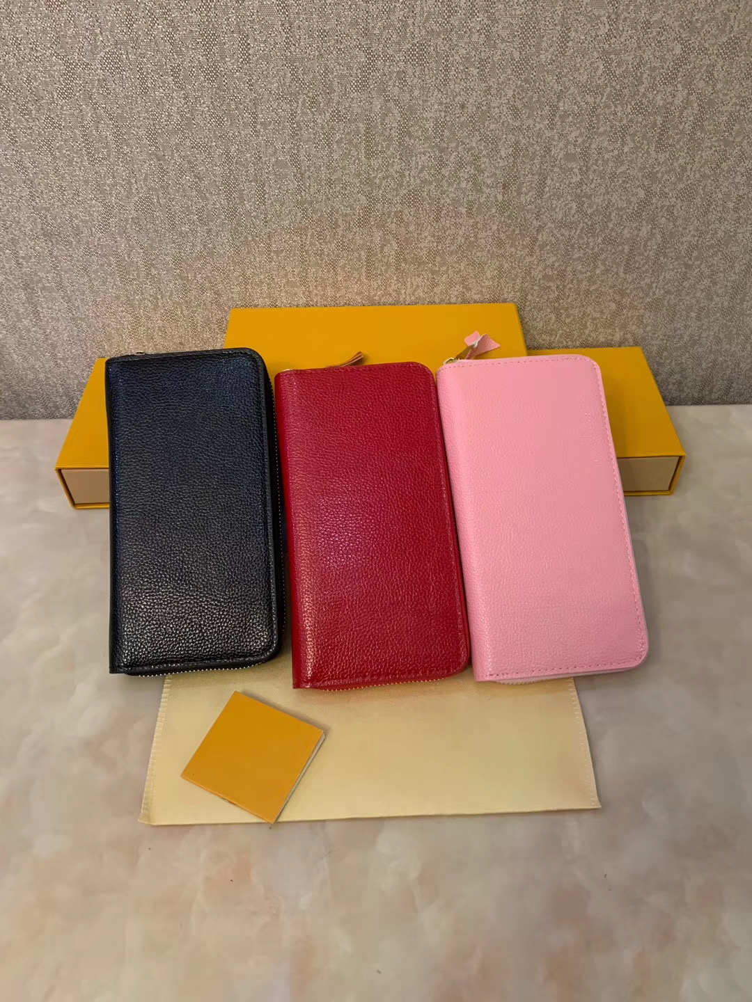 

ZIPPY WALLET VERTICAL the most stylish way to carry around money cards and coins famous designer purse card holder long busines 60017, With box