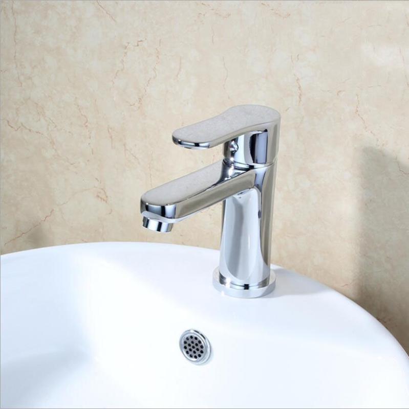 

Bathroom Basin Fashion Brass Faucet Chrome Single Handle Kitchen Sink Faucet Cold and Hot Mixer Water Tap Deck Mounted Basin Tap