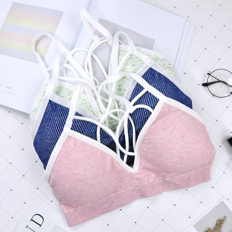 

WANAYOU Beautiful Back Threaded Sports Bra Removable Triangular-cup Wirefree Sports Vest Breathable Elastic V-neck Seamless Bra, Random color