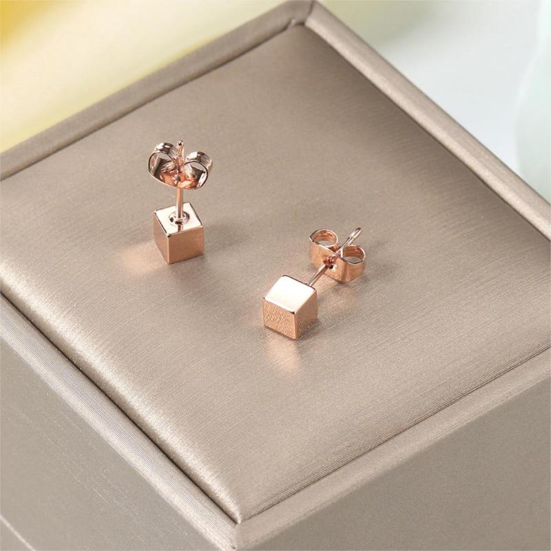 

Simple Cute Cube Shaped Geometric Stud Earrings For Women Rose Gold Color For Girls Daily Party Gift Fashion Jewelry E536