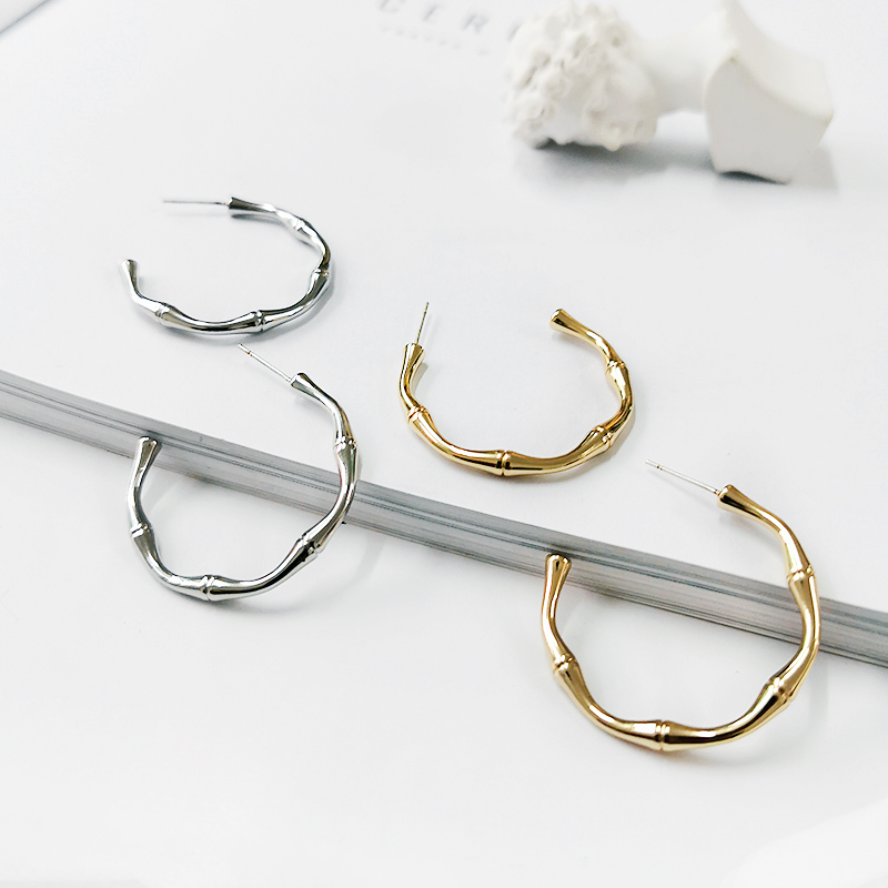 

Peri'sBox C Shape Geometric Bamboo Earrings Textured Medium Hoop Earrings for Women Minimalist Brass Gold 2020 Fashion