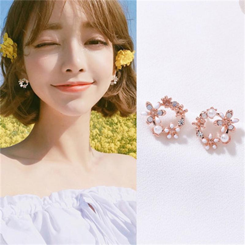 

050021 Small fresh flower earrings garland earrings feminine simple wreath petal