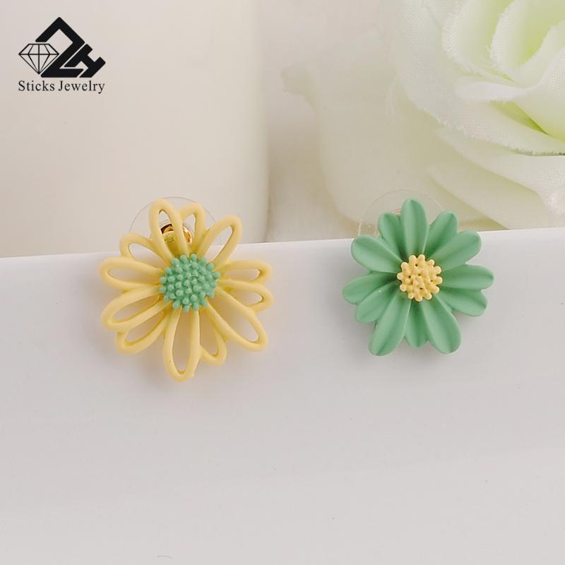 

Stud Chrysanthemum Cutout Earrings Korean Jewelry Cute Flower