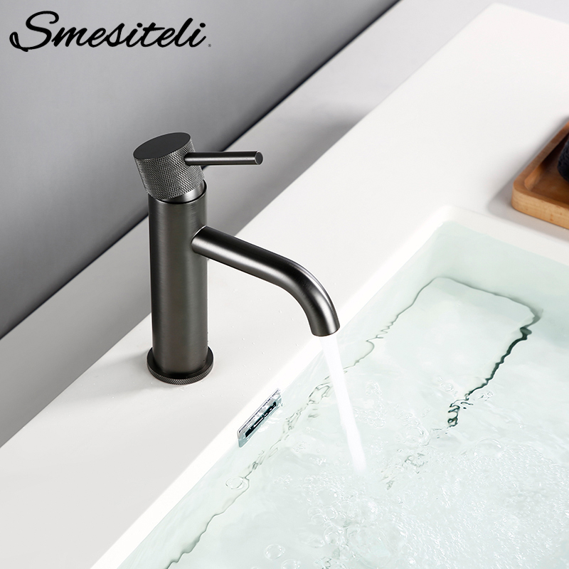 

Bathroom Brass Faucet Gun Grey Single Hole Deck Mounted Bathroom Basin Kitchen Sink Faucet