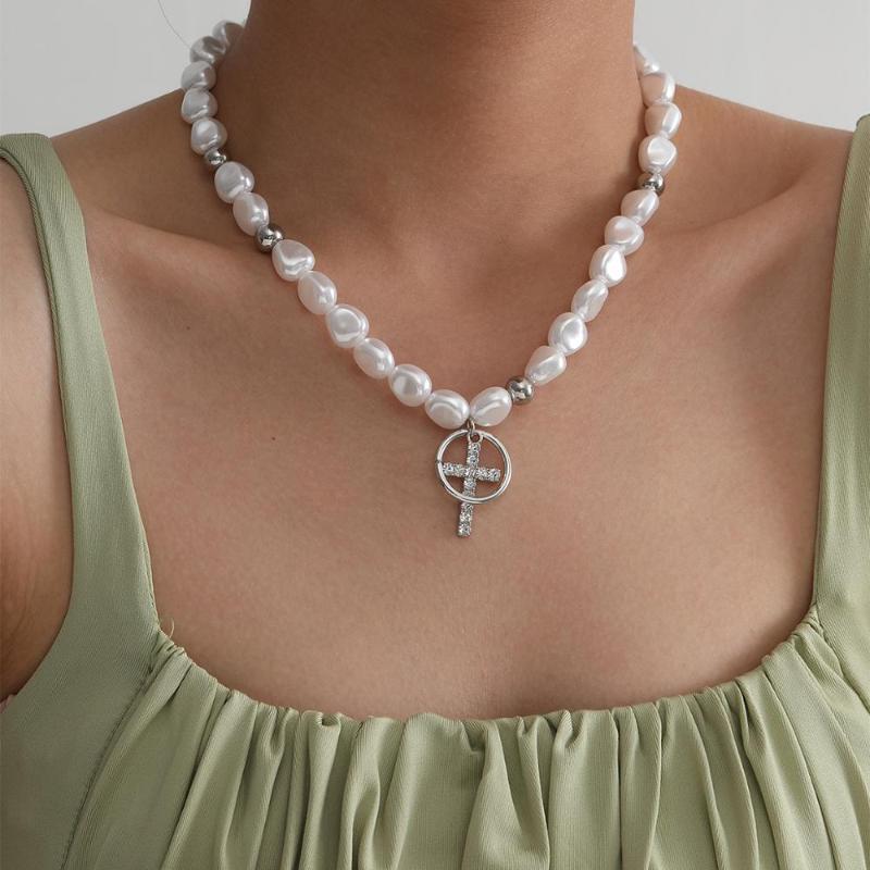 

Retro Baroque Irregular Imitation Pearls Pendant Necklace for Women Girls Statement Neck Collar Jewelry Punk Hip Hop Necklace