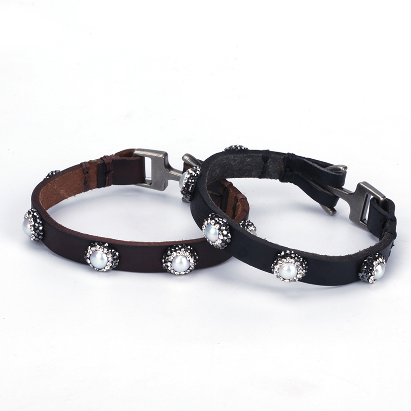 

dankaishi Vintage Geniues Leather Bangle Bracelet for Women Men Bohemian Ethnic Stylish Freshwater Pearl Charm with Rhinestone