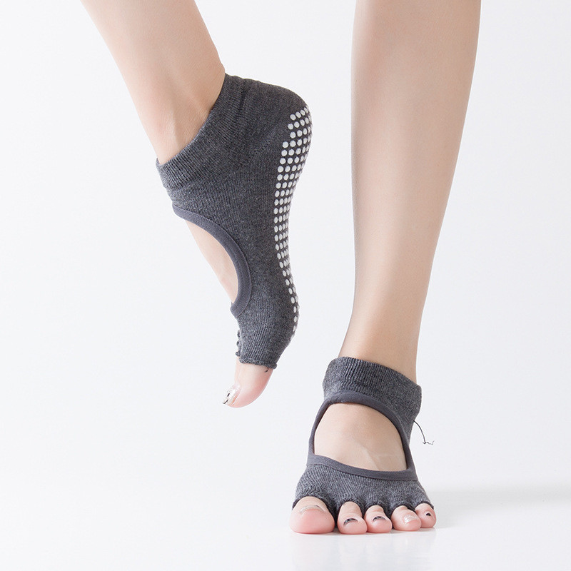 

Beelion 1 Pair Women Sports Yoga Socks Anti Slip for Lady Gym Fitness Pilates Sock Professional Socks Slippers Dance Protector, Black