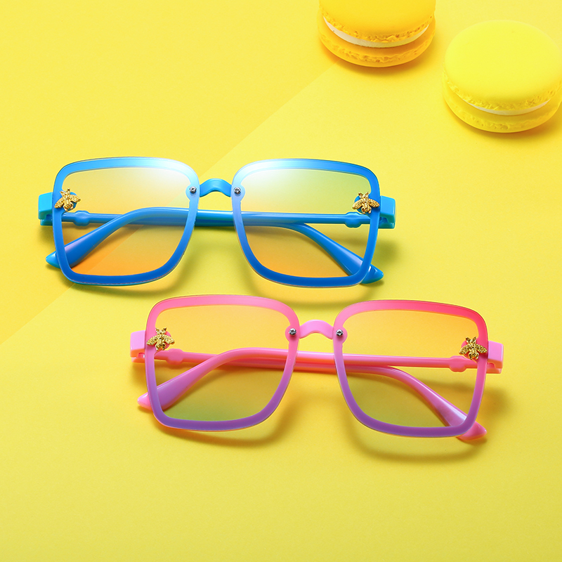 

Fashion Bee Rivet Decoration Gradient Kid Sun Glasses New Children Square Cateye Sunglasses Boy Girl Unisex UV400 Mirror Goggle