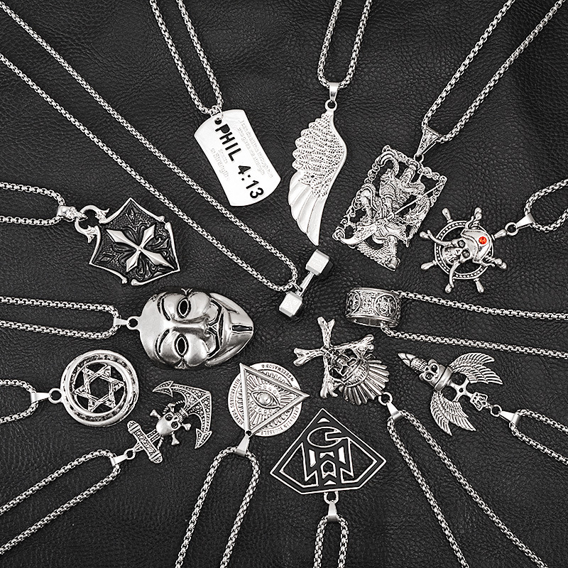 

New Fashion Jewelry Titanium Steel Necklace Men Personality Hip-hop Skull Pendant Woman Sweater Chain Jewelry Necklac