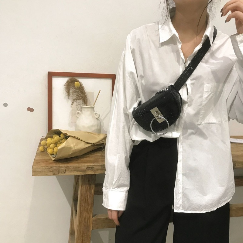 

Retro Small Bag Female 2020 New Fashion Ins Wide Straps Niche Shoulder Messenger Running, Black