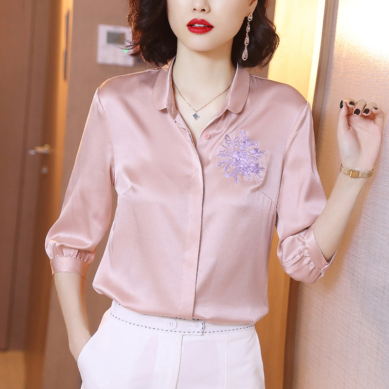 

Korean Silk Women Shirts Women Pink Shirts Blouses Woman Elastic Satin Blouses Tops Plus Size Woman Embroidery Print Blouse Tops