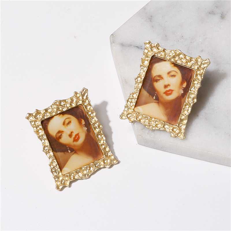

Movie Star Photo Cameo Retro Art Stud Earrings For Women 2020 New Design Geometric Gold Classic Hollywood Party Bijoux Wholesale