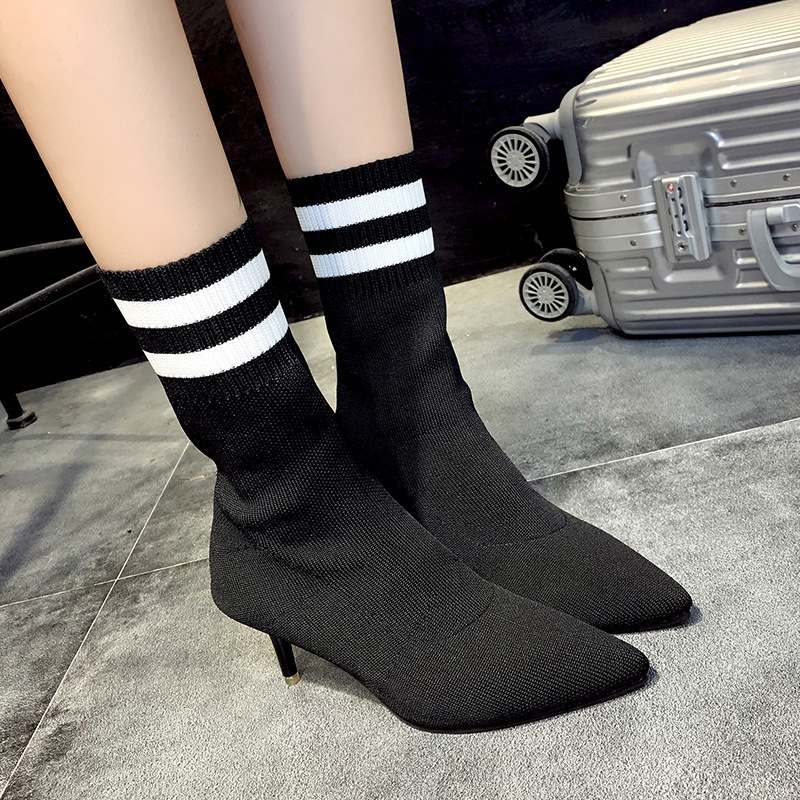2020 Automne et hiver NOUVEAU MARTIN BOOTS FEMME FEMME Mode EUROPÉEN ET AMÉRICAINE Voler des bottes de mode pointues à talons minces Tube Tube Tu