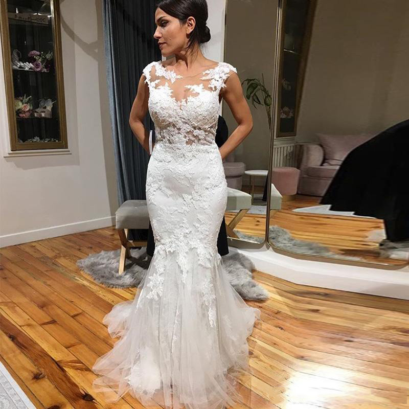

Off Shoulder Lace Mermaid Wedding Dresses 2021 with Appliques Scoop Neck Backless Sweep Train Tulle Wedding Bridal Gowns, White