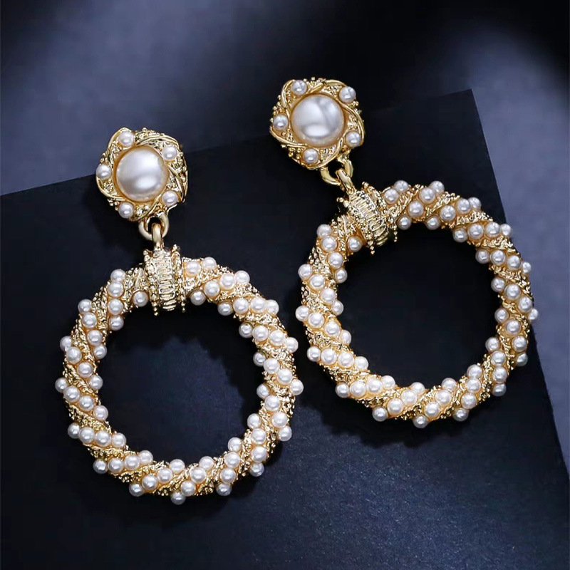

Luxury Simulated Pearl Dangle Earrings For Women Wedding Jewelry Geometric Big Round Punk Drop Earring Long Ear Accessories 2020