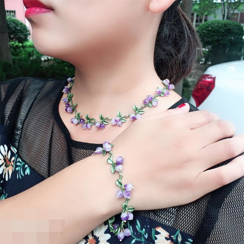 

YDGY style wholesale new plant flower paint green lady necklace series simple natural stone material of cranberry
